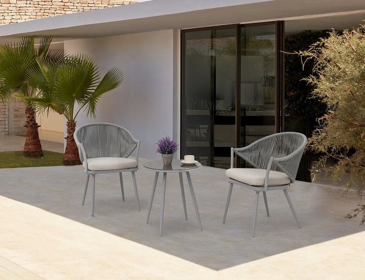 Loungegruppe Denise mit zwei Outdoor-Armstühlen in Taupe und rundem Beistelltisc