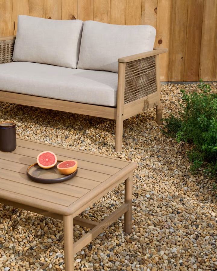 Alabe set consisting of one 2-seater sofa, 2 armchairs and one coffee table in F